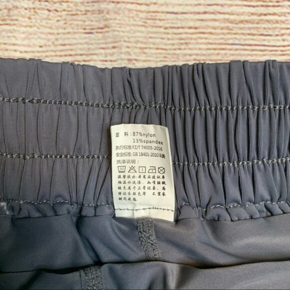 Keiki kona Gray 2 in 1 Flowy fitness Shorts Size Medium - Picture 6 of 13
